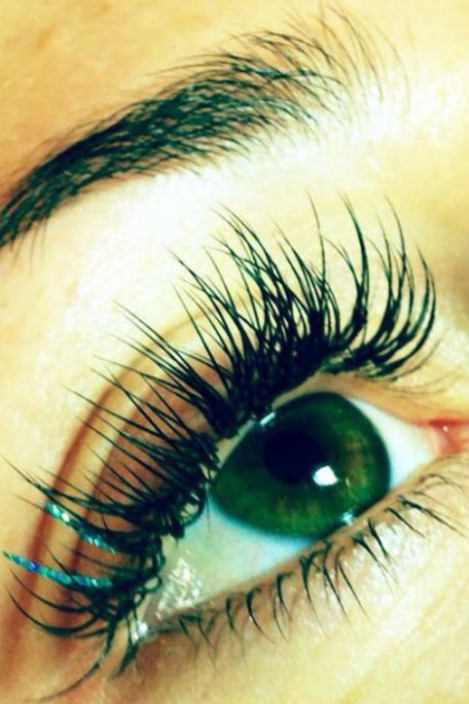 Cina's Organic Spray Tanning & Eyelash Extensions Pic 1 - Add a caption