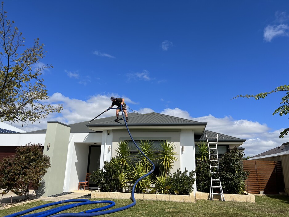 Southern River Gutter Cleaning Pic 1