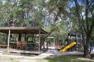 Naturaliste Childrens Community Centre Pic 2 - Outdoor eating area