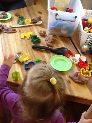 Naturaliste Childrens Community Centre Pic 5 - Fun with homemade Playdoh