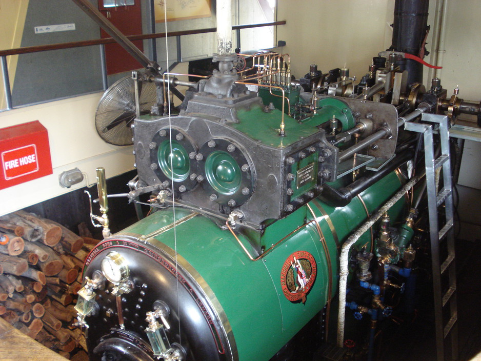 Murray River Paddlesteamers Pic 1 - 1906 steam engine