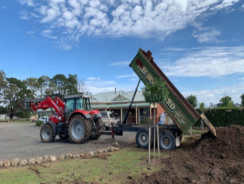 Brunt's Contracting Pic 1 - Yard cleanup Rock clearing