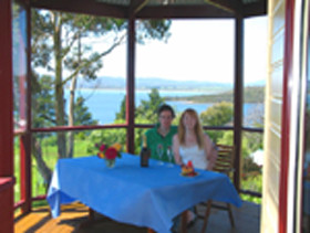 Pomona Spa Cottages Pic 1 - Pomona Spa Cottages Dining table with a view