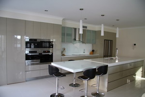 J & E KITCHENS and CABINETS Pic 2 - Raby Bay 2