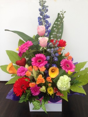 Green 'n' Gorgeous Pic 2 - one of our large bright boxed arrangements