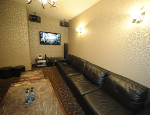 Club Grand HIT Pic 4 - VIP room Karaoke Bar