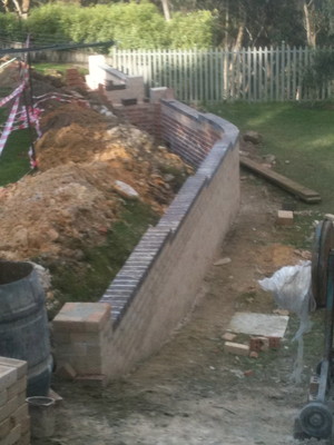 Dan'Bricklaying Pic 3 - Brick retaining walls