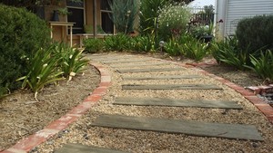 Barossa Landscapes Pic 4 - RECYCLED RAILWAY SLEEPER PATHWAY