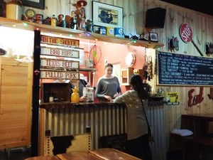 Taste Of Texas BBQ Pic 2 - Fun decor