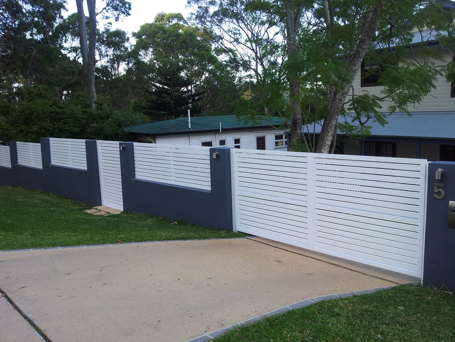 Beaches Outdoor Living Pic 1 - Slatted driveway gate with matching filler panels and pedestrian gate