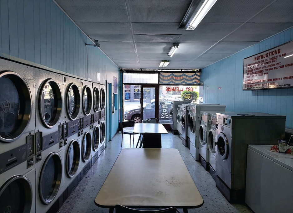 Lorraine's Laundrette Pic 1