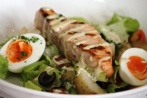 Big Huey's Diner Pic 4 - Salmon Salade Nicoise