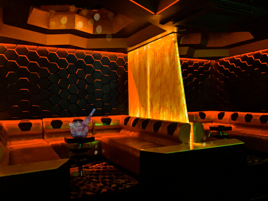 Honey B's Pic 1 - VIP Booth