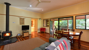 Bushland Cottages & Lodge Pic 3 - Birdwing cottage Living room