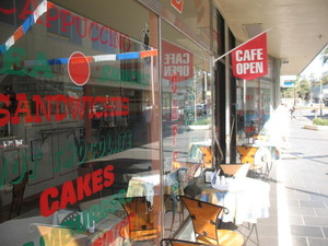 La Piccola Villa Cafe Pic 4 - Looking down the mall