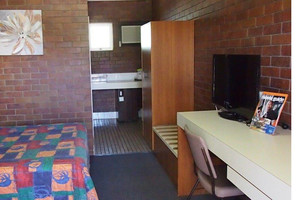 Golden West Motor Inn Pic 4 - Clean and comfortable