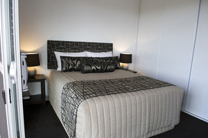 Narooma Waters Retreat Pic 4 - Queen size bedrooms are spacious and luxurious with 5 star rated soft furnishings linen and bath robes