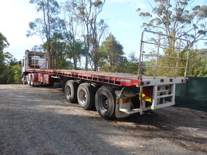 David Mitchell's Crane Truck Hire Pic 3 - Semi Trailer