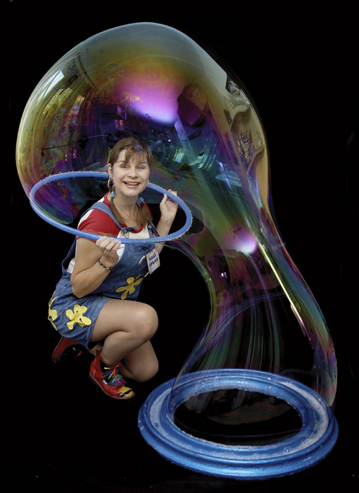 Sali Splat Childrens Entertainment Pic 1 - the bubble tube