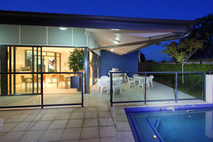 Manly Marina Cove Motel Pic 4 - BBQ Courtyard Pool