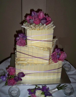 Elisabeths  cakes Pic 3 - 3 tier square chocolate cake with shards