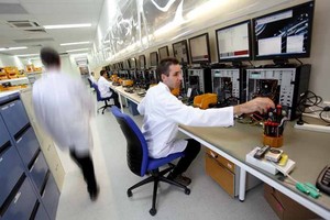 Ontrack Data Recovery Pic 3 - Data recovery clean room workstations