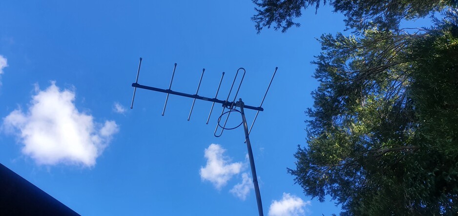 Jim's Antennas Colyton Pic 1 - New antenna installed