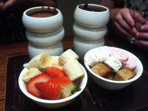 Max Brenner Chocolate Bar Pic 2 - Milk and dark chocolate fondle with fruits and marshmallows