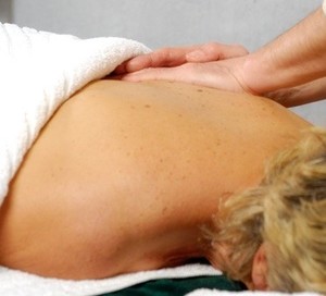 Zen Hands Pic 3 - Using massage on the back