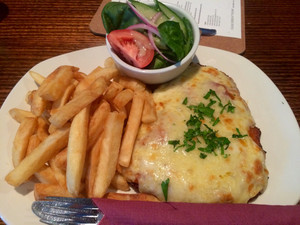 The Elephant & Wheelbarrow Pic 3 - Chicken parmy