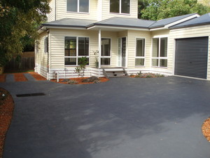 Calibre Concreting Pic 2 - bluestone stipple finish