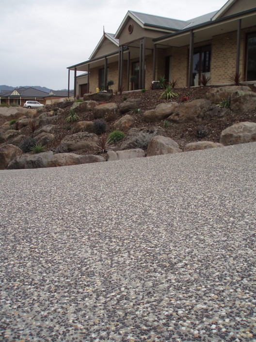 Calibre Concreting Pic 1 - exposed pebblebluestone