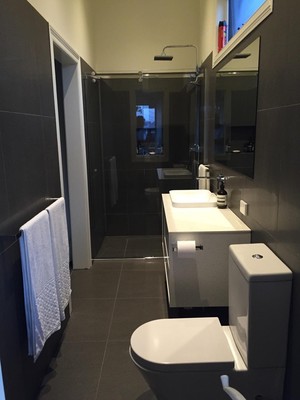 90 Degrees Building & Maintenance Pic 4 - Moonee Ponds Side Extension Bathroom After