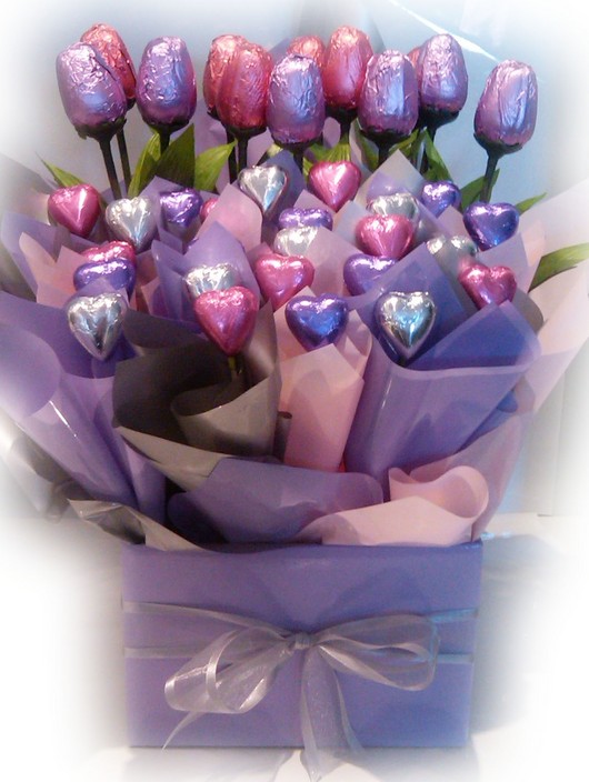 Leprechaun's Treasure Pic 1 - Chocolate Roses and Tulips