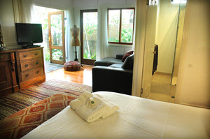 Burns at Byron - Bed & Breakfast/Guesthouse Pic 4