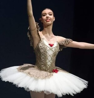 Dynamic Dance Wear Pic 3 - Studio Bronwyn Dynamic Dancewear custome tutus tiaras Artist zali_en_pointe