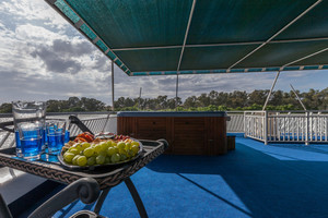 River Breez Houseboats Pic 3