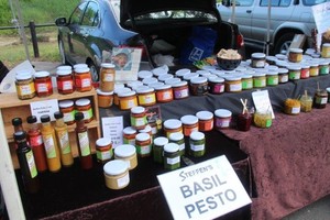 Eltham Community Art & Craft Market Pic 4 - Natural sauces and pickles