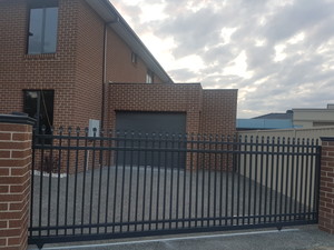 Unique Fences & Gates Pic 3