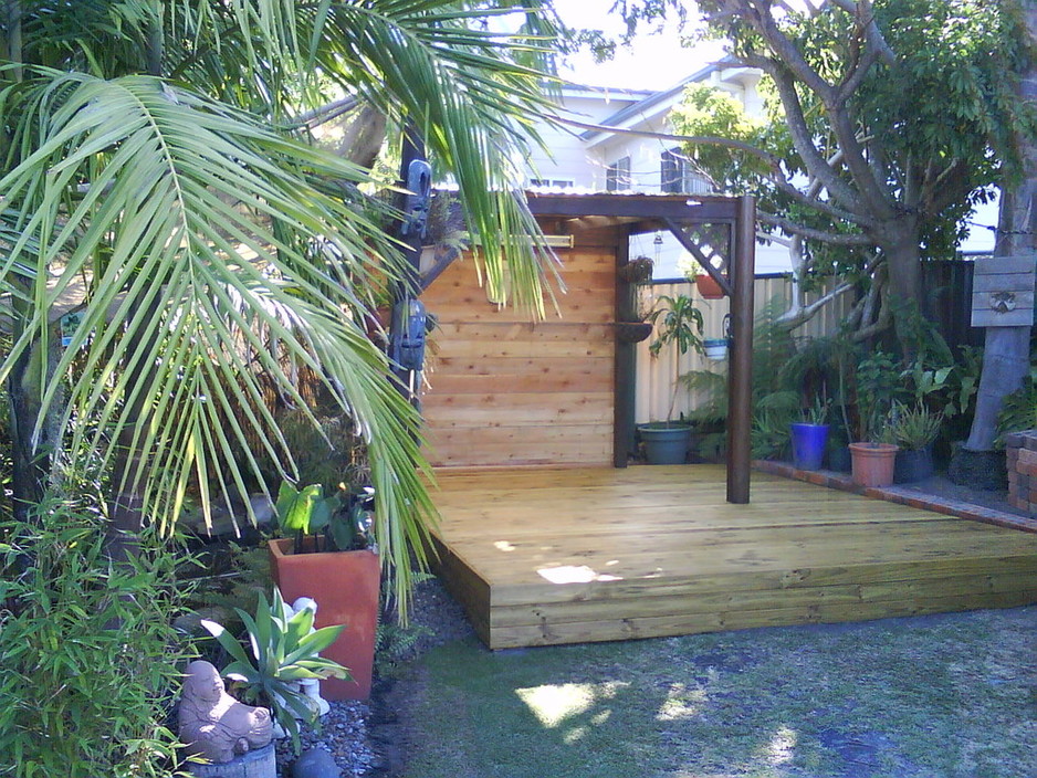 Lake Macquarie Home Management Pic 1 - Oil Deck