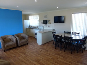 Relax Retreat Accommodation Pic 4