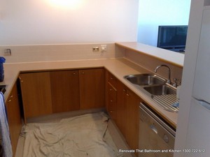 Resurfacing Sydney Pic 3 - Kitchen Before