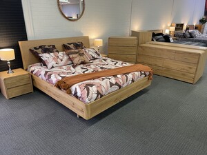 Martin Burns Bedroom Furnishings Pic 3 - Onslow King Suite