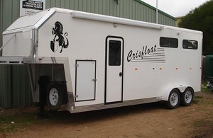 Crisfloat Polyfloat Pic 5 - Gooseneck horse Trailers