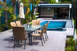 Max Reilly: Commercial & Domestic Builders Pic 4 - Decking Pool