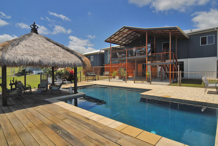 Panorama Blue Pic 1 - swimming pool with bali hut