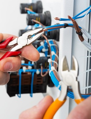 SMLC Electrical Services Pic 2