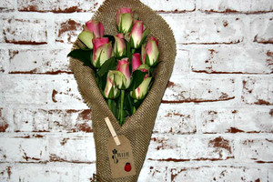 The Petite Bunch Pic 3 - Hessian wrapped roses