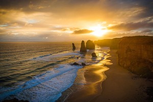 Eco Platypus Tours - Melbourne's Best Value Day Tours Pic 4 - Be romanced by the beauty of the 12 Apostles at Sunset its a photographers dream location