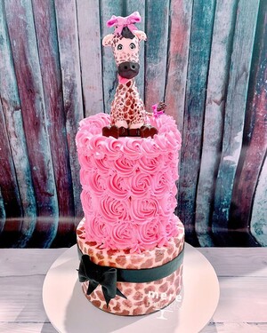 Mere Morsels Pic 3 - Mere Morsels 1st Birthday Giraffe Cake